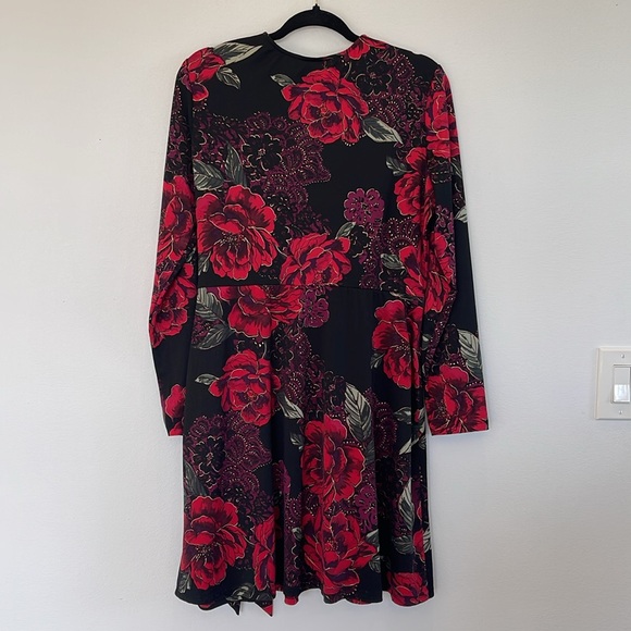 Beautiful XL Floral Dress - Picture 4 of 6